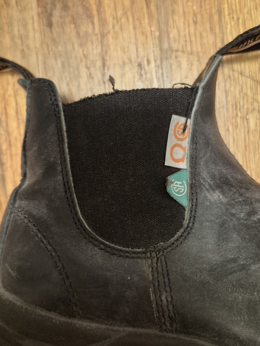 BLUNDSTONE Work & Safety Boots - Picture 7 of 9